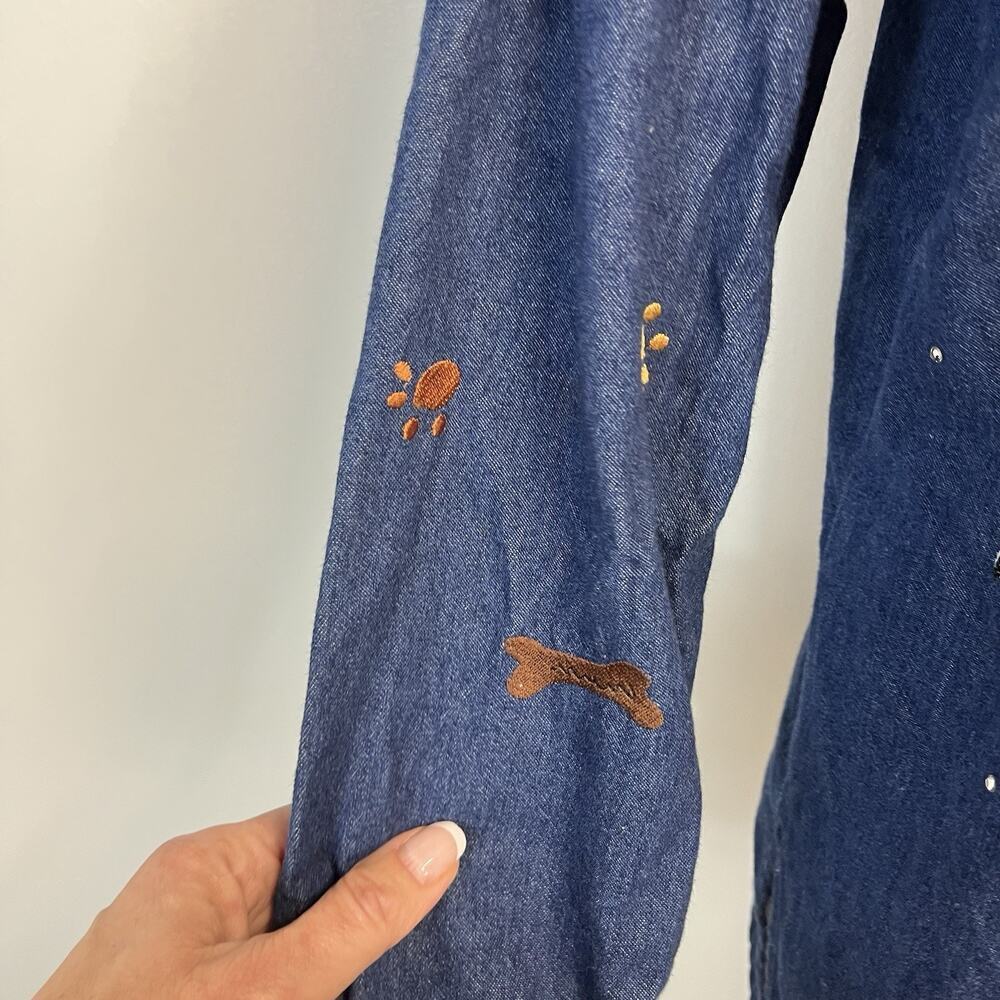 The Quacker Factory Denim Jean Shirt size Small Dogs Dalmatian Embroidery Beads - Picture 8 of 11